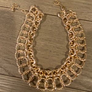 Thick chain neckline necklace